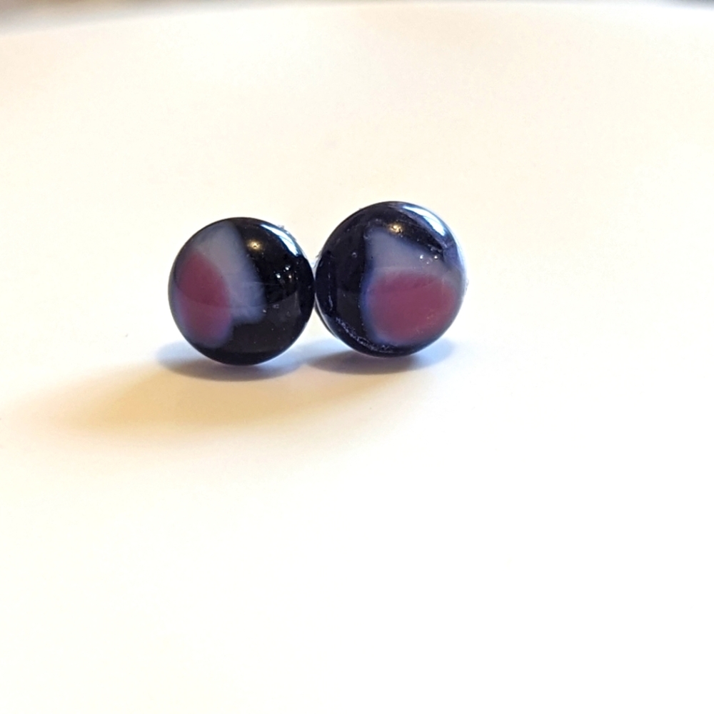 Artisan hand crafted handmade fused glass stud earrings nickel free 1 cm wide.